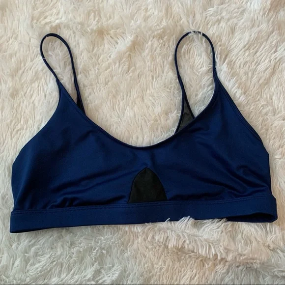 ❌SOLD❌Victoria’s Secret Sport Navy and Black Mesh Sports Bra Size Large - Picture 6 of 11